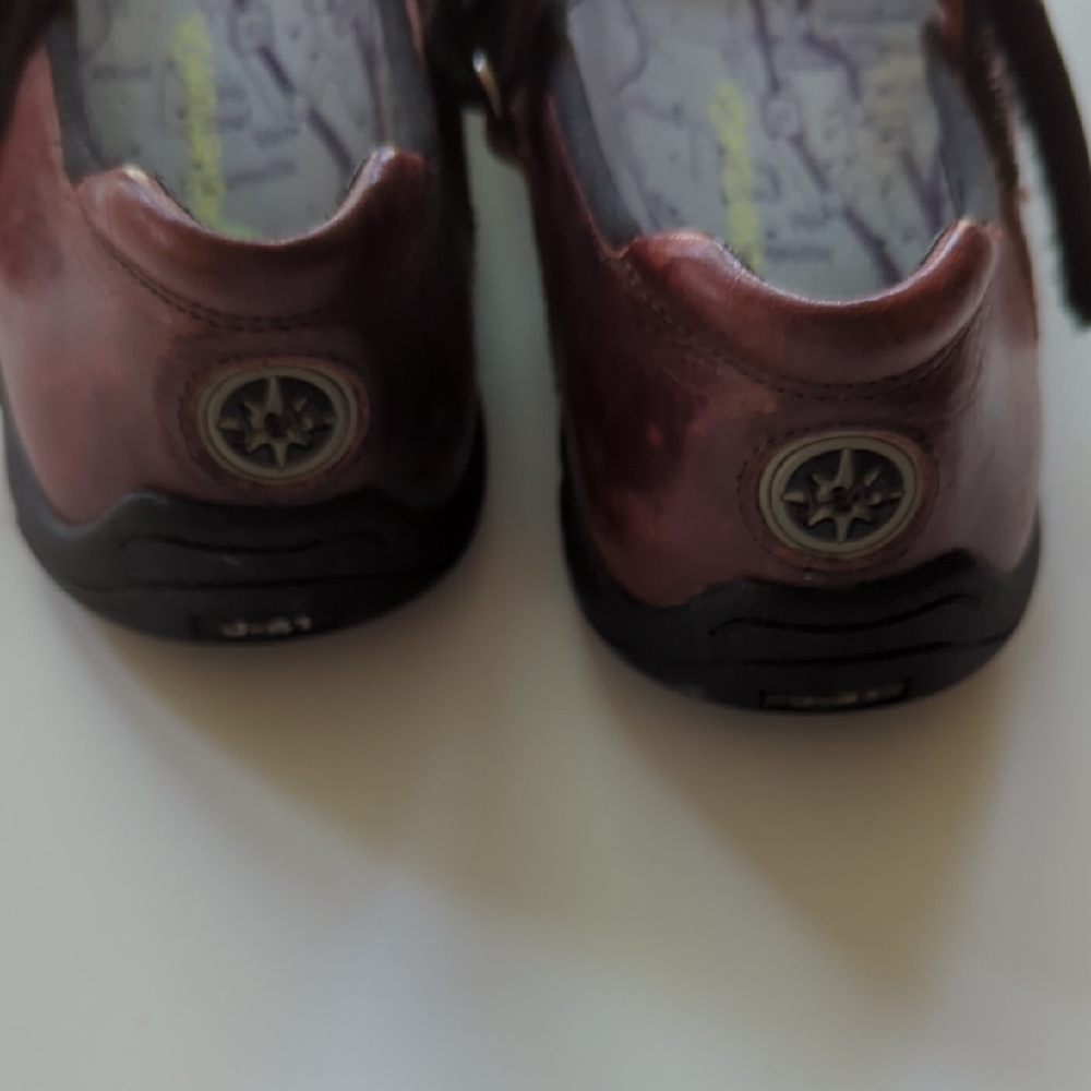 J-41 Women's Burgundy Mary Jane Flats - Picture 5 of 7